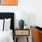 1290-3 New Renovated 2 Bedrooms In Ues